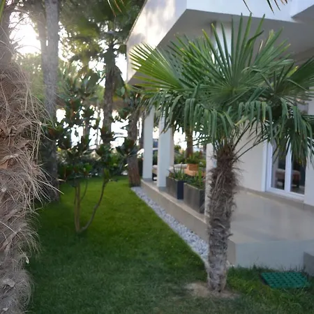 Splendida Con Giardino Sulla Spiaggia Golem (Tirana)